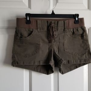Jolt green cotton shorts